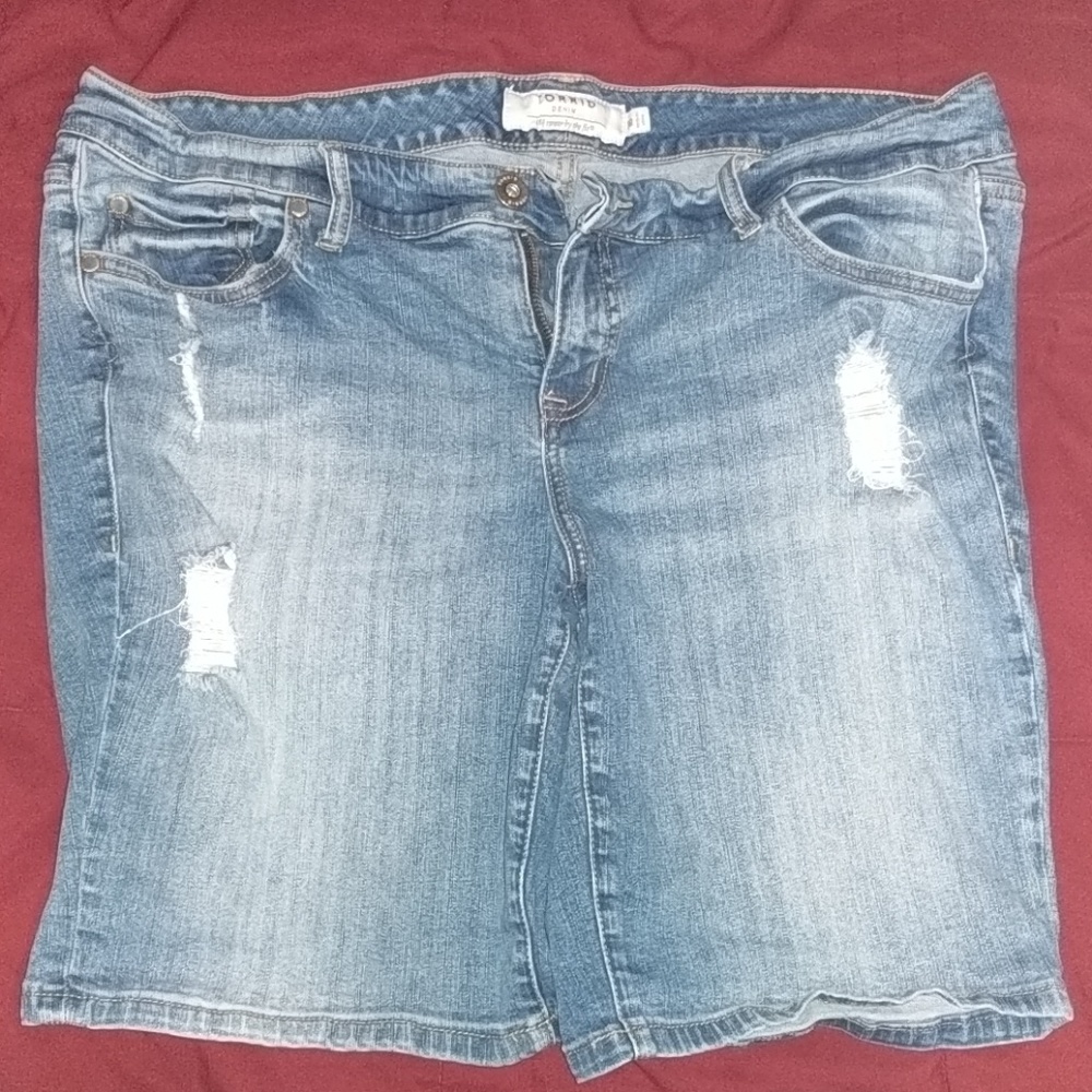 Torrid  Bermuda shorts